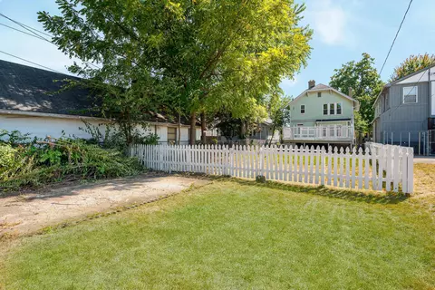 Exterior - 208 E Markison Ave, Columbus, OH 43207 photo 4 of 5