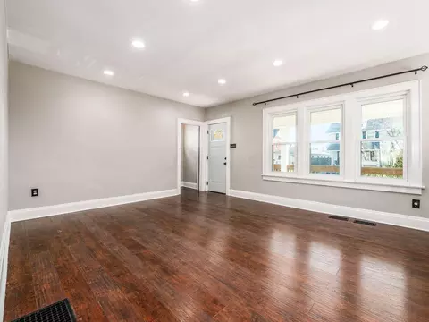 Living - 208 E Markison Ave, Columbus, OH 43207 photo 2 of 4