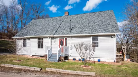 1025 Greenhouse Rd, Zanesville, OH 43701