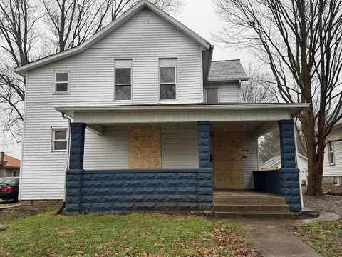 326 N 11th St, Newark, OH 43055