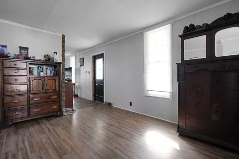 Entry Way - 132 Walnut St, Circleville, OH 43113 photo 2 of 2