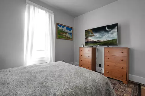 Bedroom - 132 Walnut St, Circleville, OH 43113 photo 3 of 6