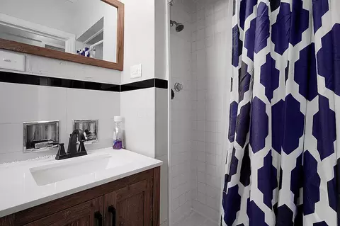 Bath - 132 Walnut St, Circleville, OH 43113 photo 2 of 2