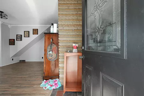 Entry Way - 132 Walnut St, Circleville, OH 43113 photo 1 of 2