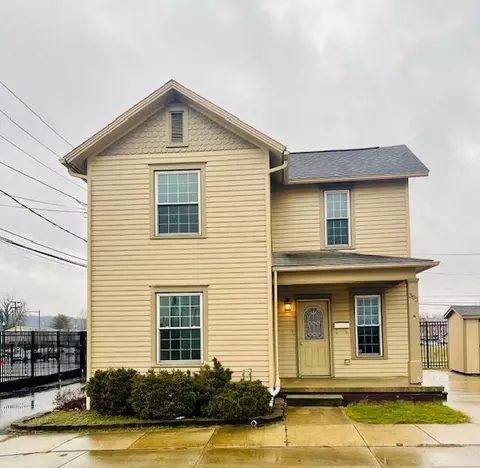 383 Tuscarawas St, Newark, OH 43055