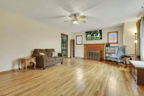 Living - 2182 Ormond Ave, Columbus, OH 43224 photo 3 of 4