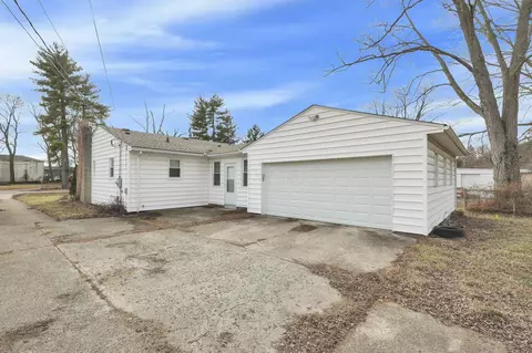 Exterior - 2182 Ormond Ave, Columbus, OH 43224 photo 7 of 12