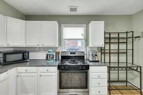 Kitchen - 2182 Ormond Ave, Columbus, OH 43224 photo 4 of 4