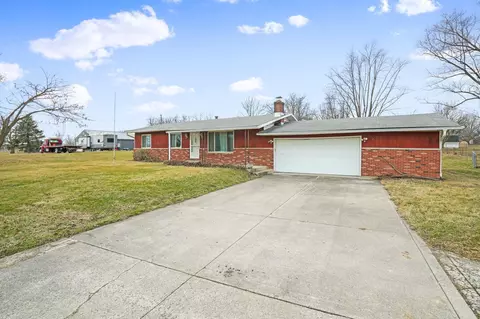 390 Houk Rd, Delaware, OH 43015