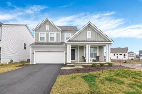 128 Mahogany Dr, Lewis Center, OH 43035
