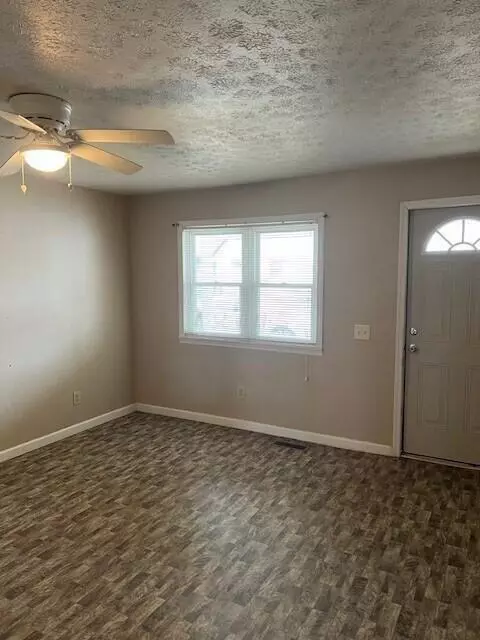 237 Logan St, Circleville, OH 43113 photo 16