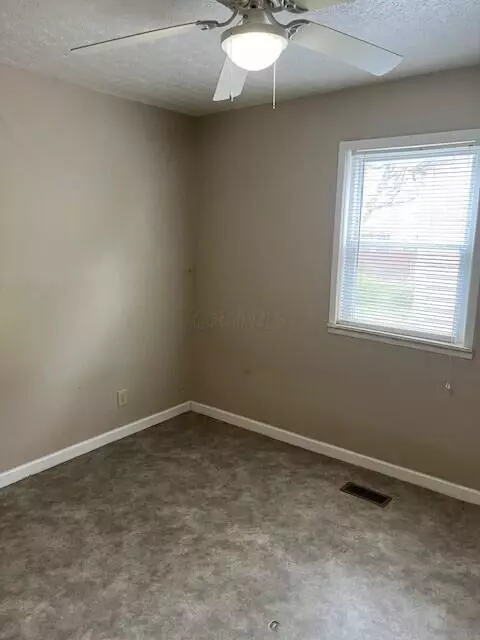 237 Logan St, Circleville, OH 43113 photo 14