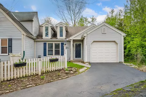 1058 Chatham Ln W, Delaware, OH 43015