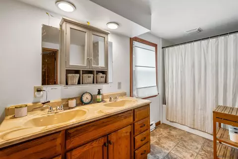 Bath - 691 Prospect Mount Vernon Rd E, Waldo, OH 43356 photo 1 of 2