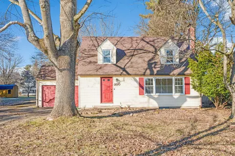 200 Van Tassell Ave, Newark, OH 43055