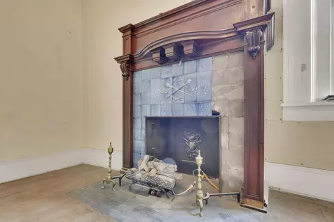 Living - 154 E Main St, Lancaster, OH 43130 photo 3 of 4