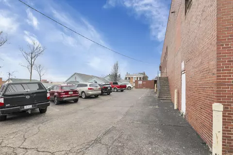 Exterior - 154 E Main St, Lancaster, OH 43130 photo 7 of 11