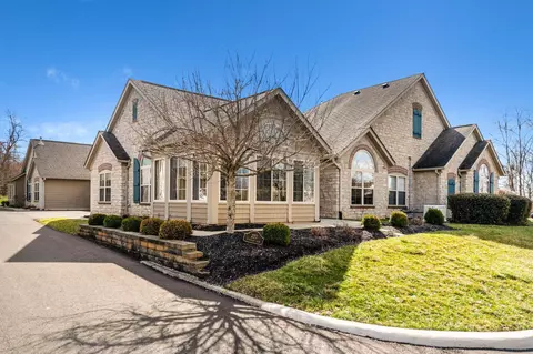 223 Stonegate Loop, Pataskala, OH 43062