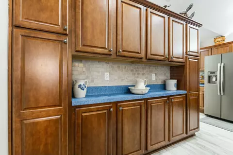 Kitchen - 223 Stonegate Loop, Pataskala, OH 43062 photo 2 of 8