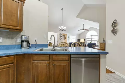 Kitchen - 223 Stonegate Loop, Pataskala, OH 43062 photo 4 of 8