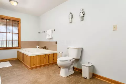 Bath - 11080 Walnut Dowler Rd, Logan, OH 43138 photo 3 of 4