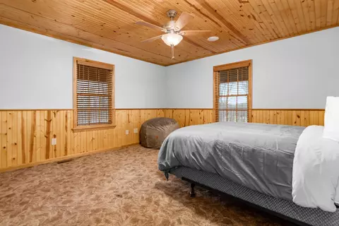 Bedroom - 11080 Walnut Dowler Rd, Logan, OH 43138 photo 3 of 11
