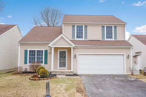 8602 Smokey Hollow Dr, Lewis Center, OH 43035