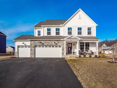 1610 Silverlawn Dr, Grove City, OH 43123