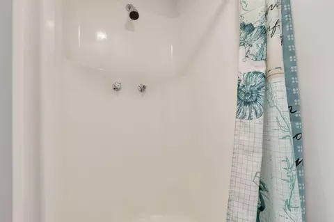 Bath - 112 Doddridge Rd, Heath, OH 43056 photo 6 of 6