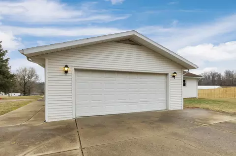 Exterior - 112 Doddridge Rd, Heath, OH 43056 photo 2 of 5
