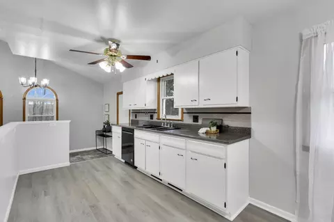 Kitchen - 112 Doddridge Rd, Heath, OH 43056 photo 4 of 4