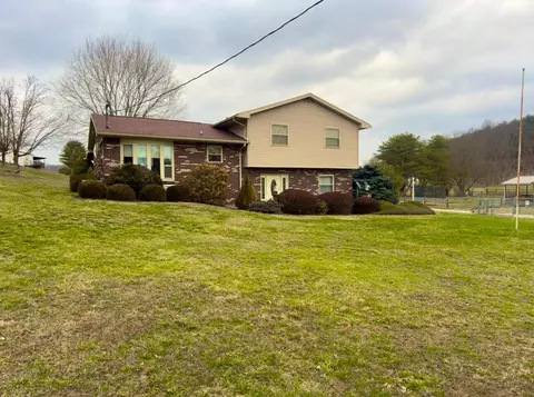 Exterior - 33 Needham Dr, Belpre, OH 45714 photo 2 of 7