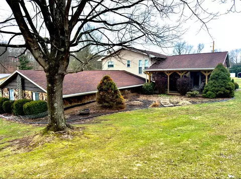 Exterior - 33 Needham Dr, Belpre, OH 45714 photo 5 of 7
