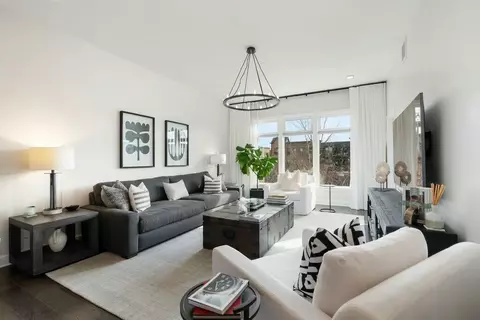 828 Bobcat Ave #303, Columbus, OH 43212