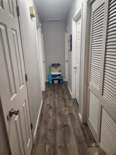 Entry Way - 1002 Westview Dr, Hebron, OH 43025 photo 1 of 1