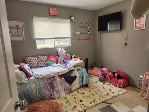 Bedroom - 1002 Westview Dr, Hebron, OH 43025 photo 1 of 4