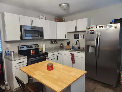 Kitchen - 1002 Westview Dr, Hebron, OH 43025 photo 2 of 3