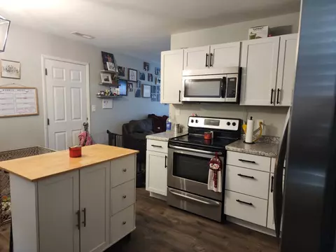 Kitchen - 1002 Westview Dr, Hebron, OH 43025 photo 1 of 3
