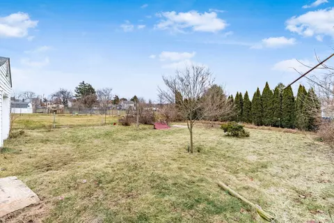 Exterior - 41 Burt Ave, Newark, OH 43055 photo 5 of 7