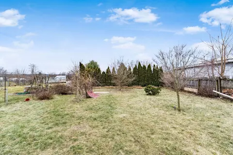 Exterior - 41 Burt Ave, Newark, OH 43055 photo 4 of 7