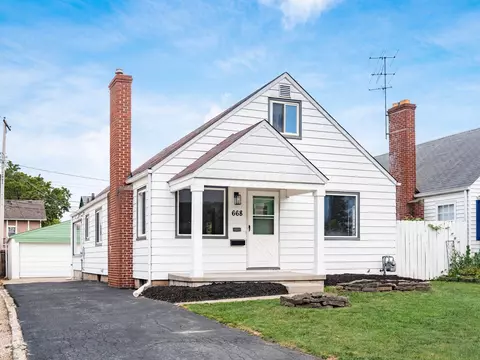 668 Chestershire Rd, Columbus, OH 43204