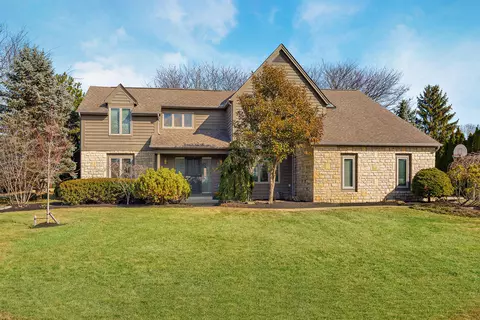 8358 Davington Dr, Dublin, OH 43017