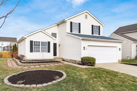 5488 Meadow Passage Dr, Canal Winchester, OH 43110
