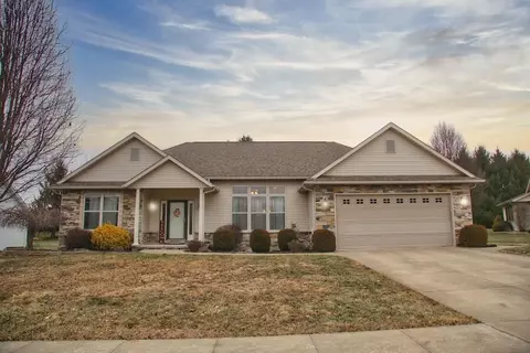 17 Wildwood Ln E, Mount Vernon, OH 43050