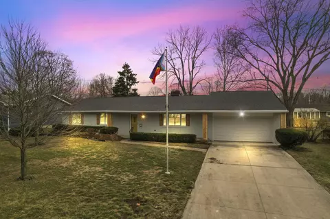 495 Village Dr, Columbus, OH 43214