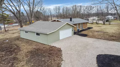 5169 Thompson Ln, Delaware, OH 43015
