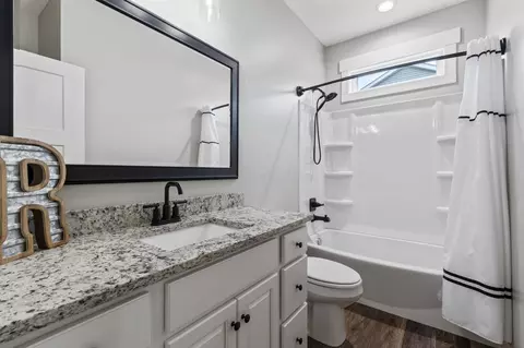 406 E Cliff St, Baltimore, OH 43105 photo 32