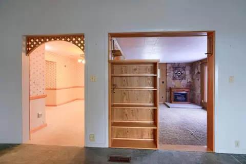 Living - 305 E 2nd St, Bainbridge, OH 45612 photo 5 of 8