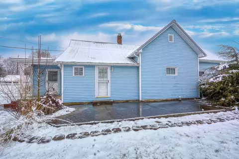 Exterior - 305 E 2nd St, Bainbridge, OH 45612 photo 4 of 9