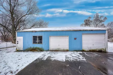 Exterior - 305 E 2nd St, Bainbridge, OH 45612 photo 7 of 9